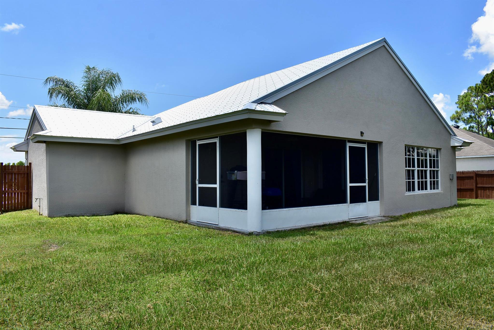 1561 SW Gadsan Avenue, Port St Lucie, FL, 34953/$420,000 3 1561 SW Gadsan Avenue