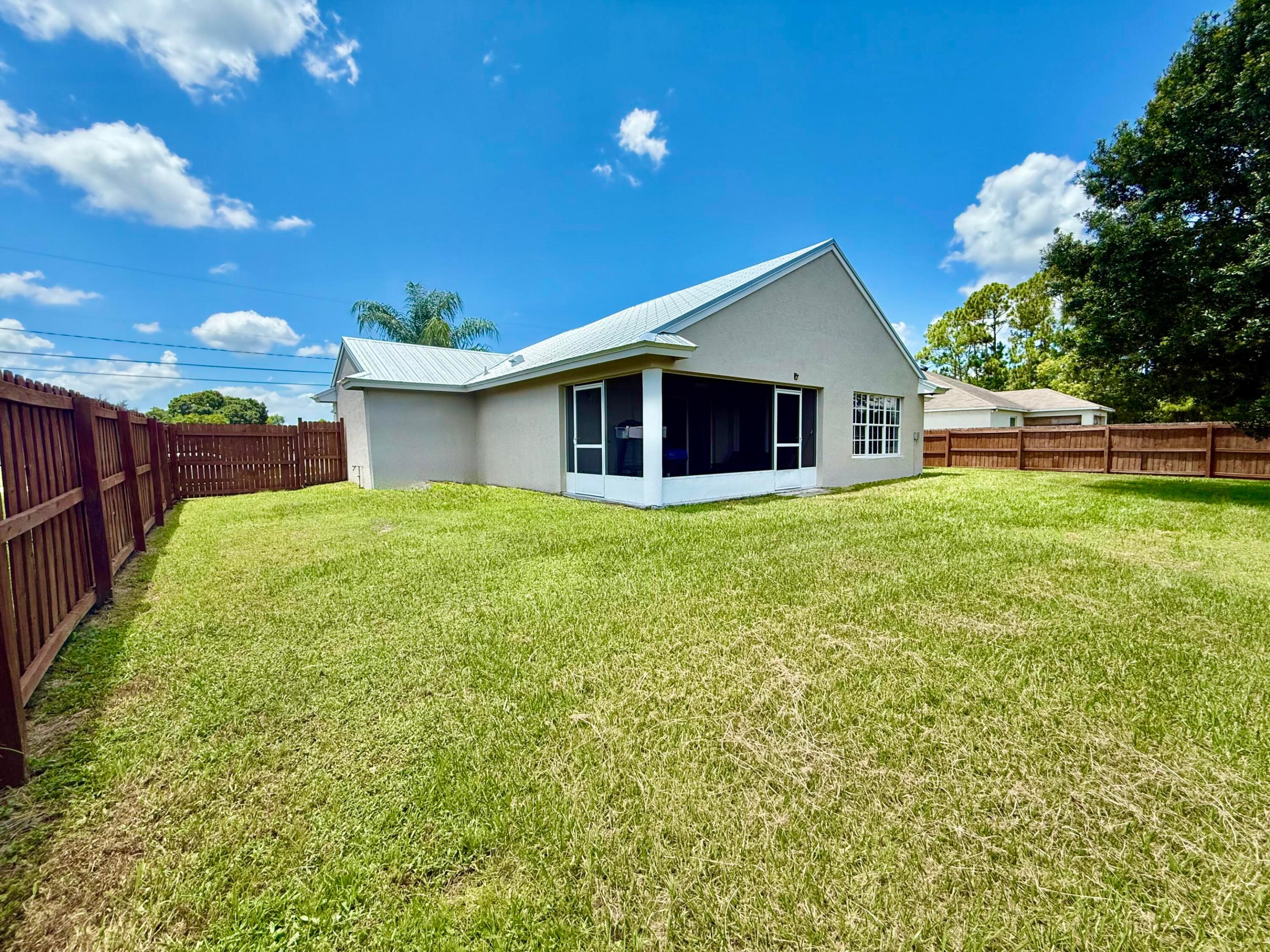 PORT ST LUCIE SECTION 33 - Residential