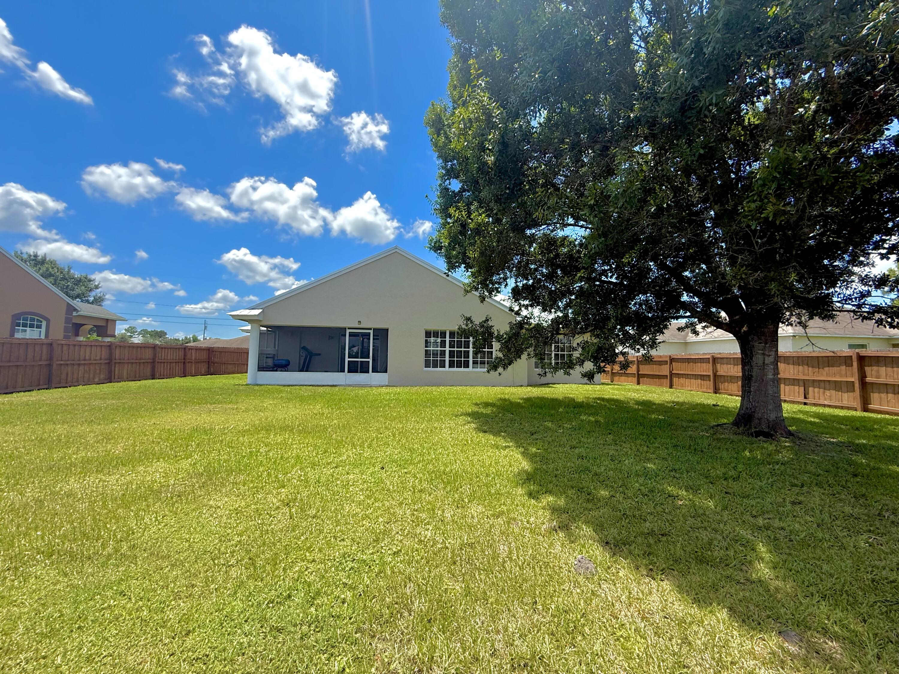 PORT ST LUCIE SECTION 33 - Residential