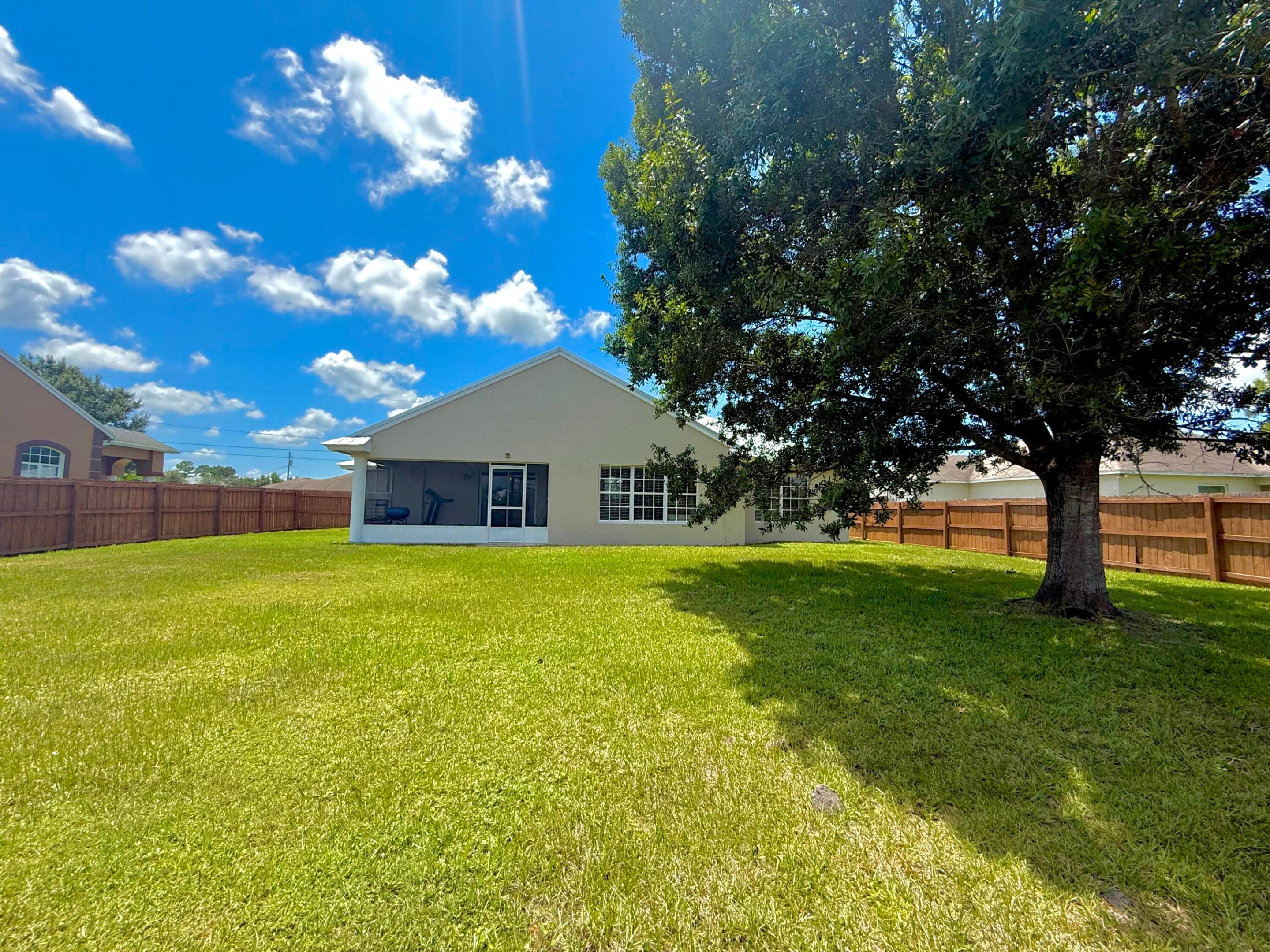 PORT ST LUCIE SECTION 33 - Residential