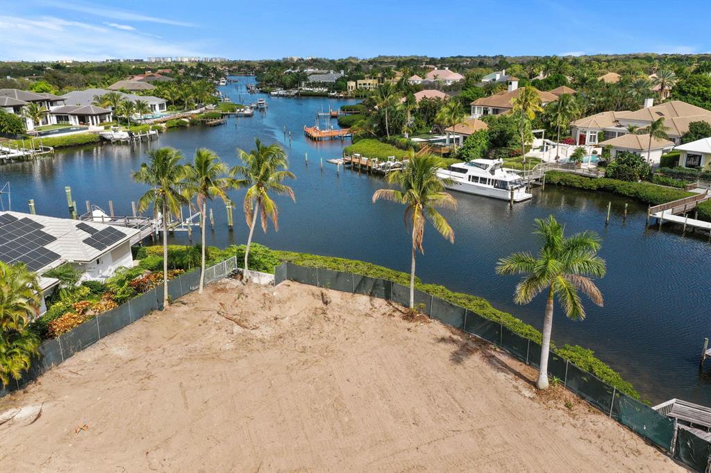 ADMIRALS COVE - Residential