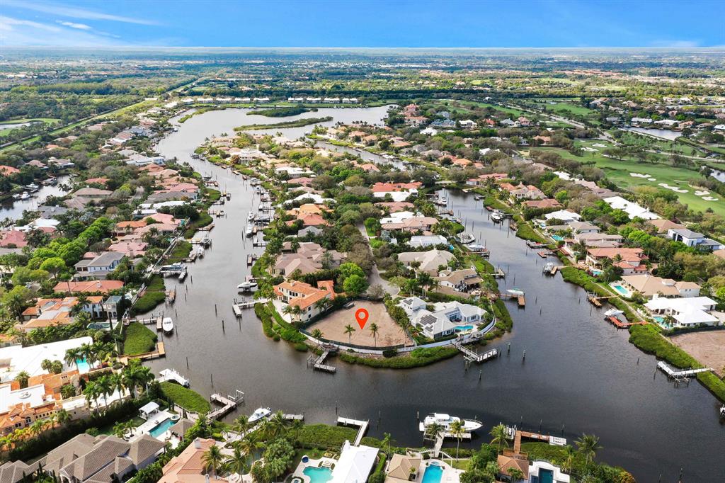 ADMIRALS COVE - Residential