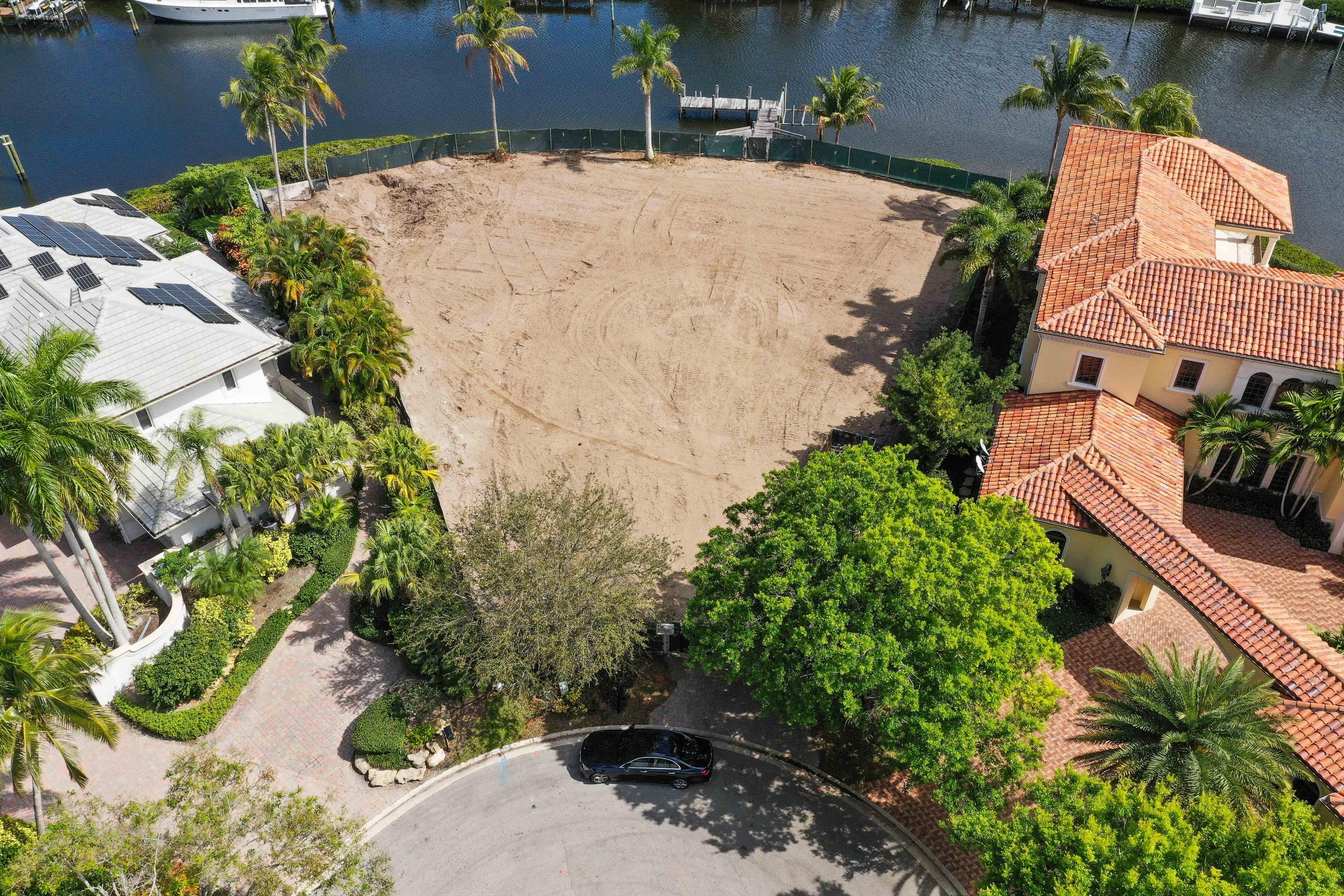 ADMIRALS COVE - Residential