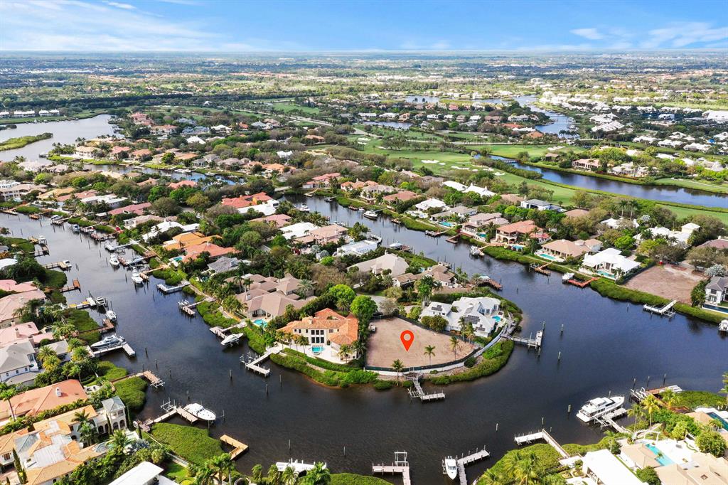 ADMIRALS COVE - Residential