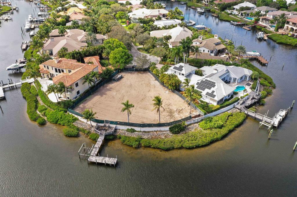 ADMIRALS COVE - Residential