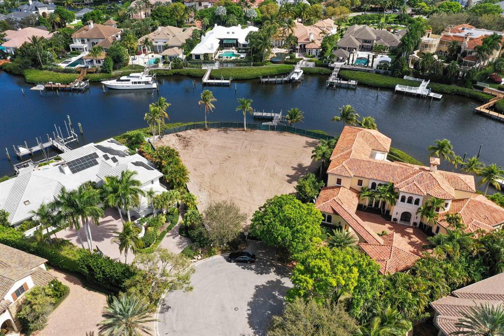 ADMIRALS COVE - Residential