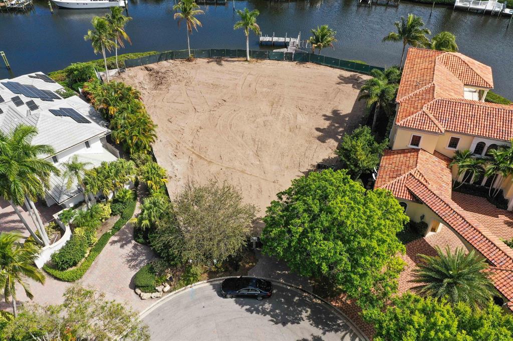 ADMIRALS COVE - Residential