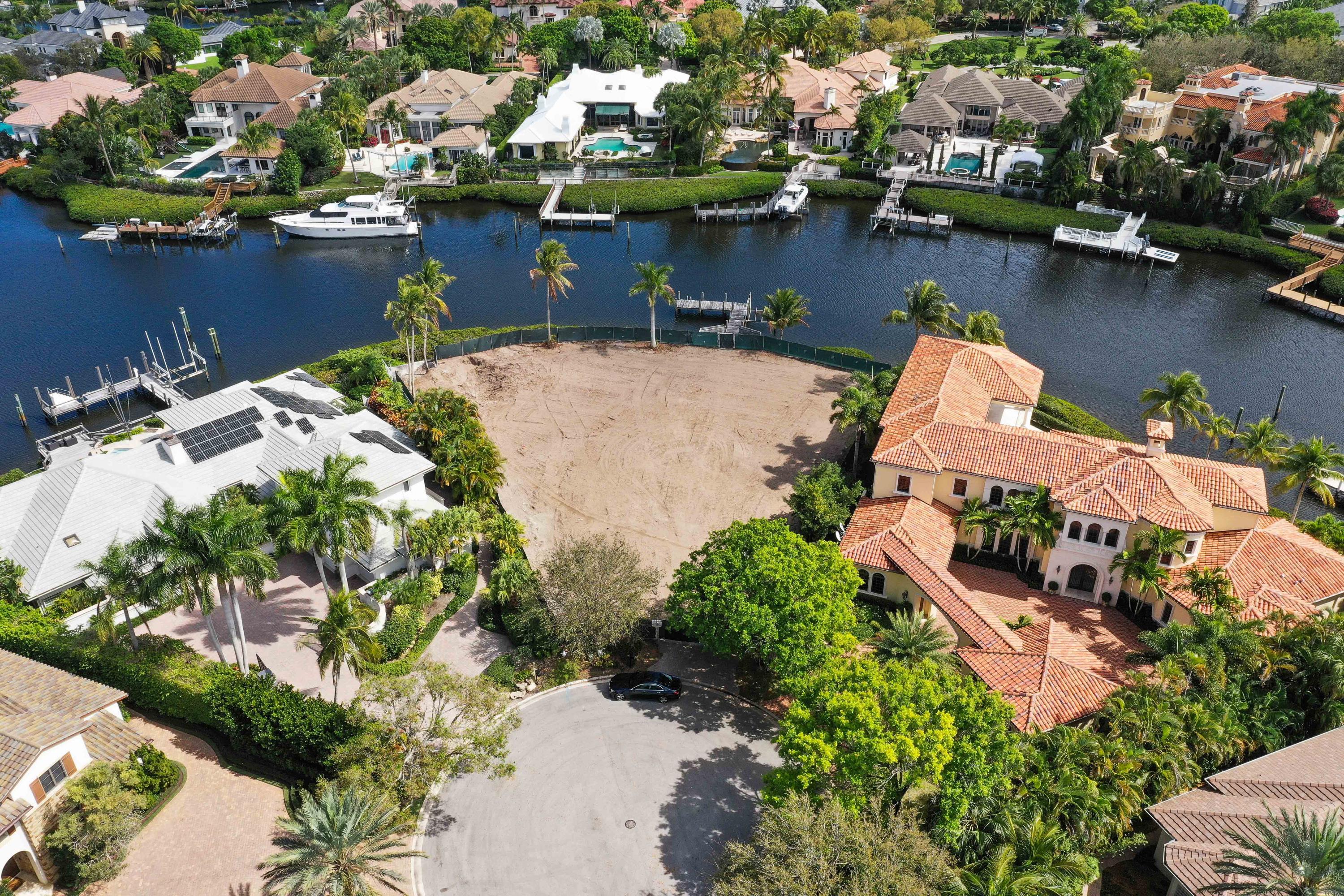 ADMIRALS COVE - Residential