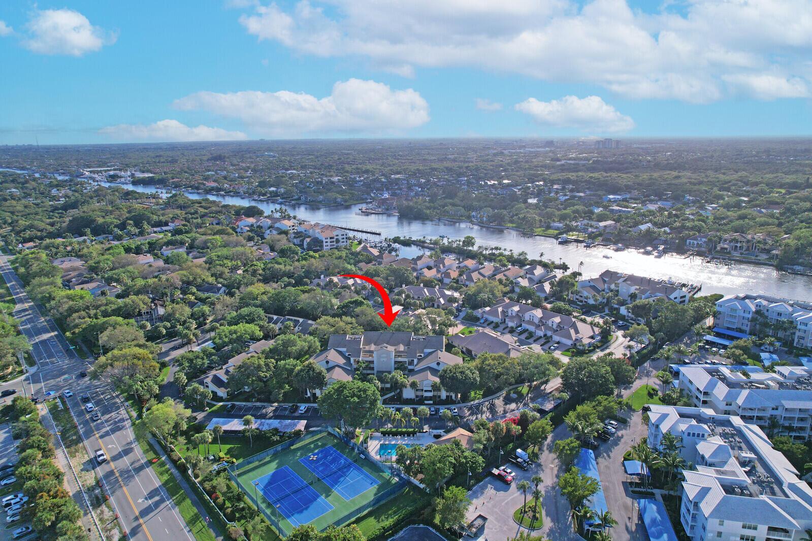 OAK HARBOUR CONDOS - Residential