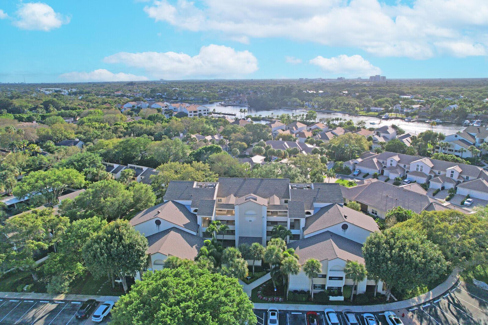 OAK HARBOUR CONDOS - Residential