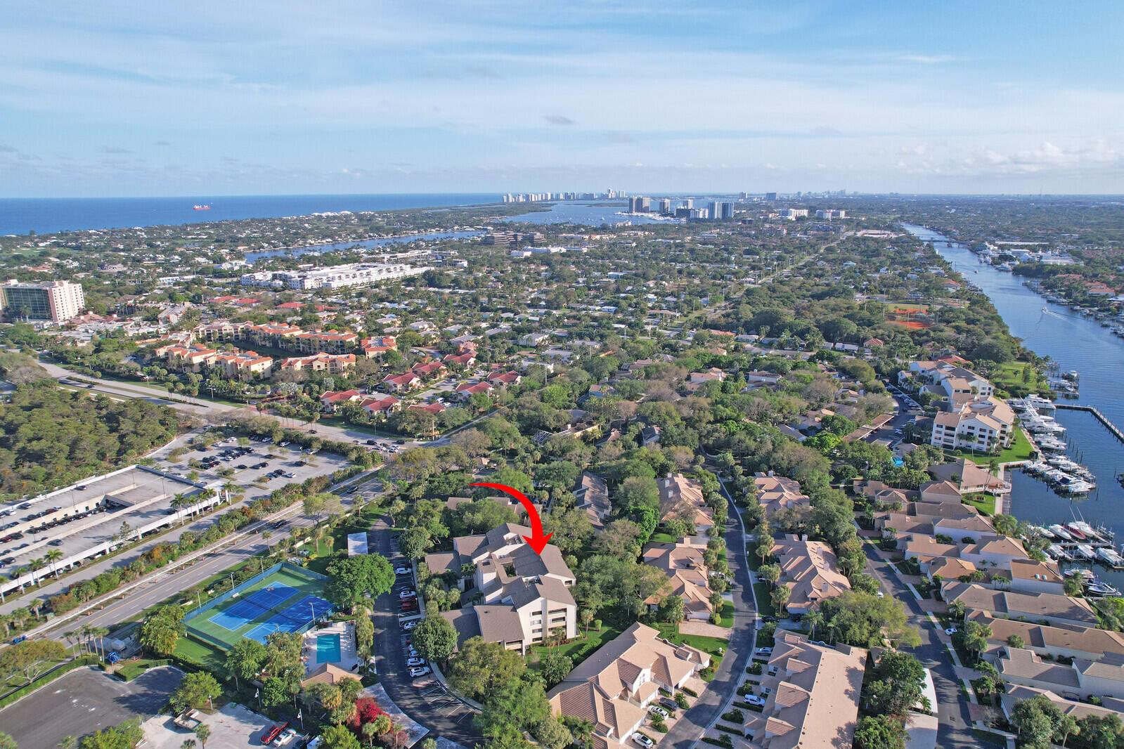 OAK HARBOUR CONDOS - Residential