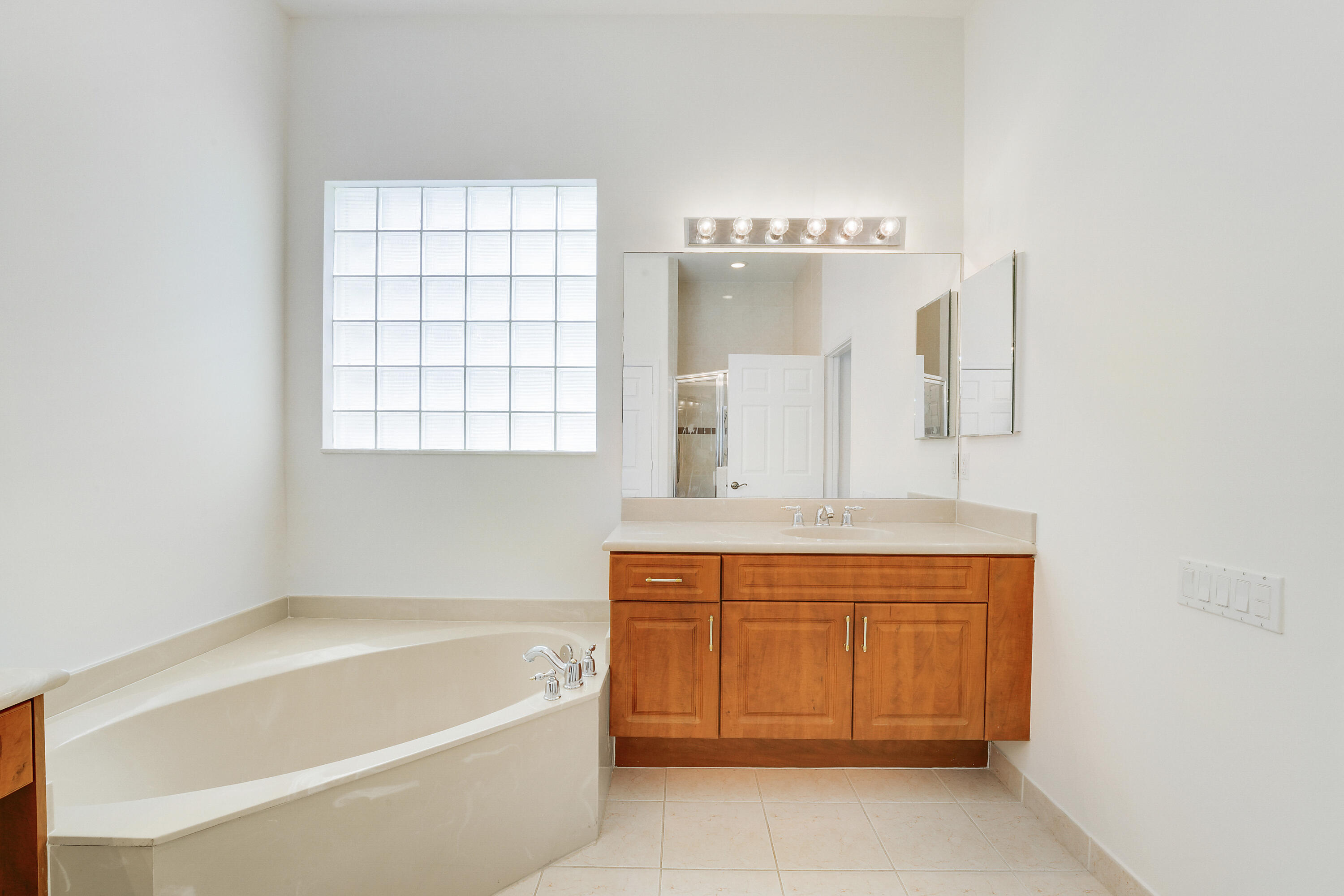 BELLAGGIO, TOWNE PARK - Residential