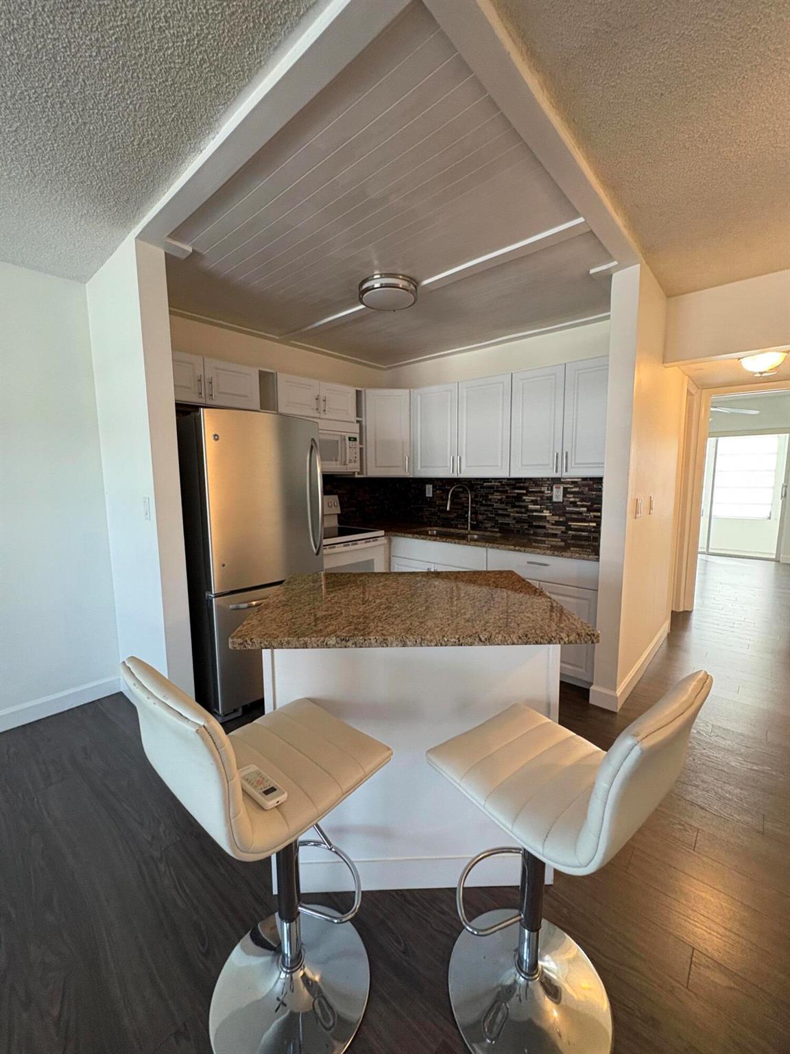 CENTURY VILLAGE/ KINGSWOO - Residential Lease