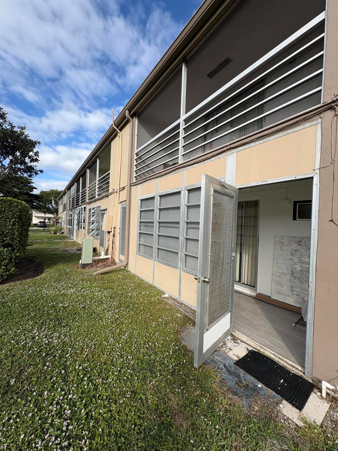 CENTURY VILLAGE/ KINGSWOO - Residential Lease