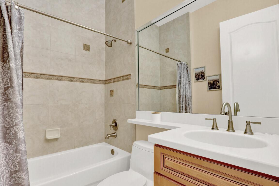 CIELO TOWNHOMES - Residential