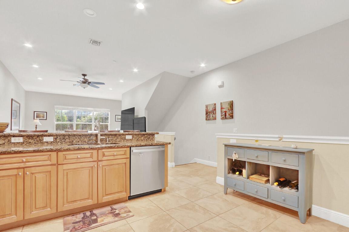 CIELO TOWNHOMES - Residential