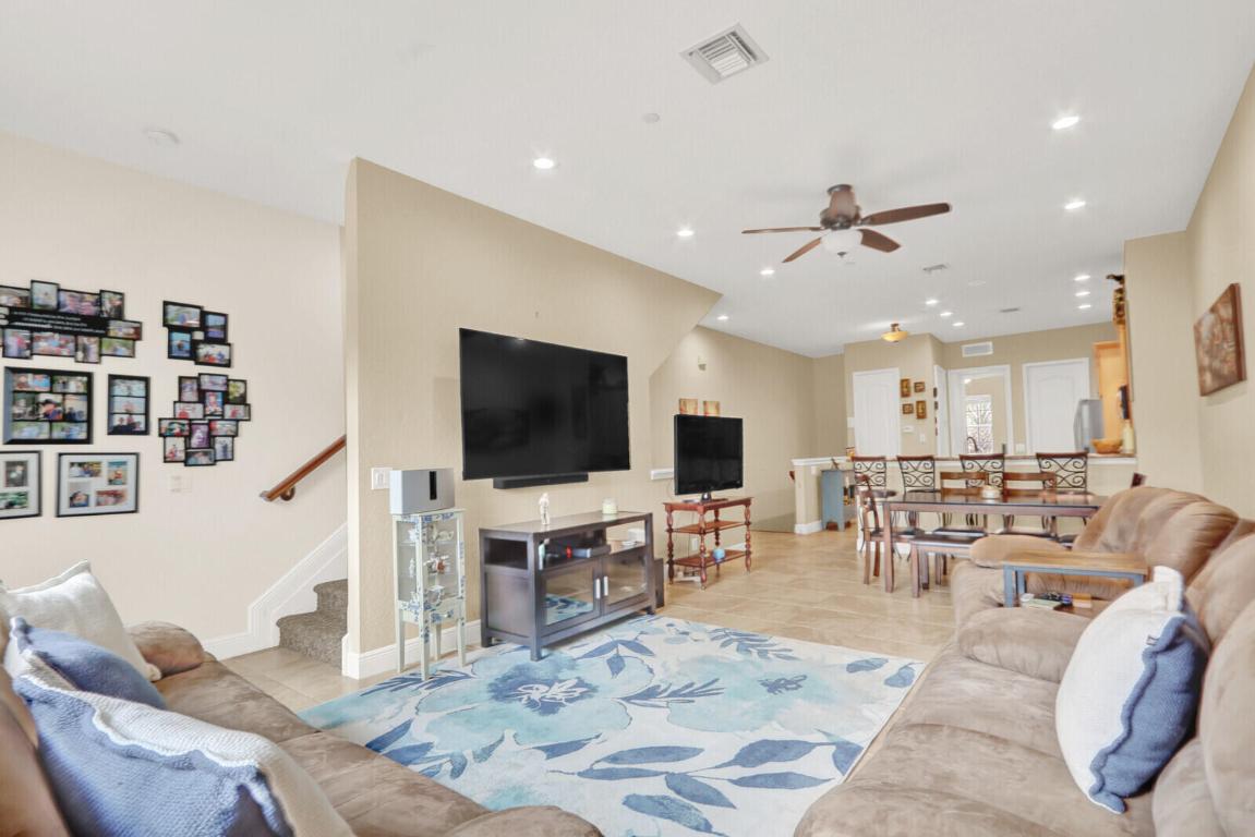 CIELO TOWNHOMES - Residential