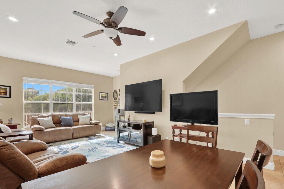 CIELO TOWNHOMES - Residential