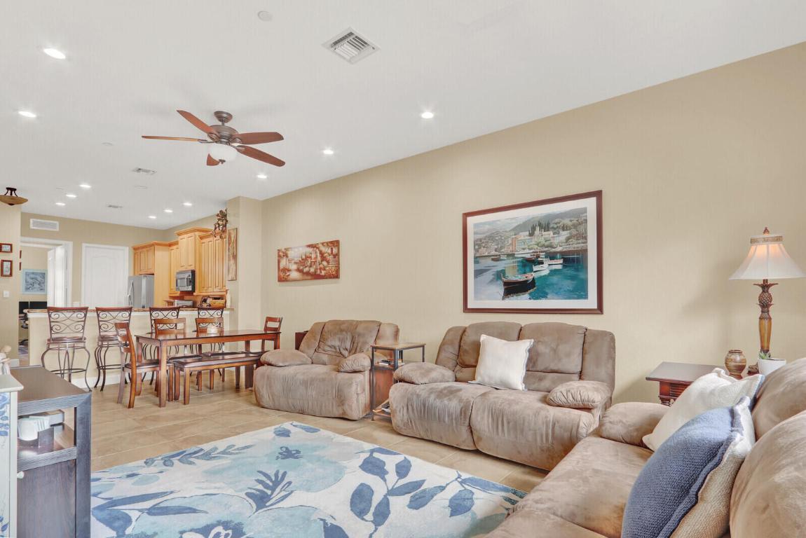 CIELO TOWNHOMES - Residential