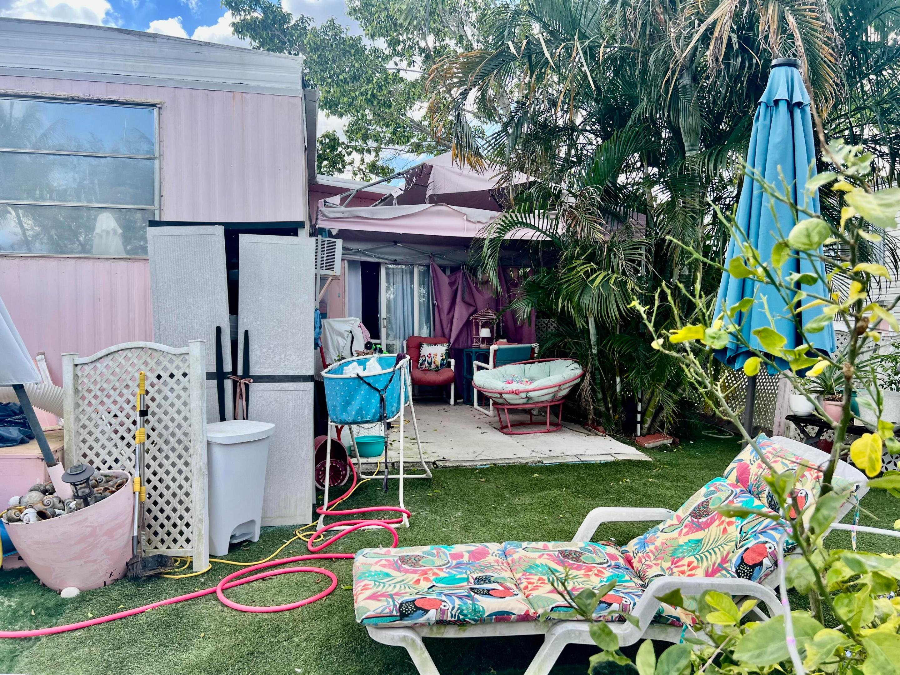 COUNTRY KNOLLS - Residential