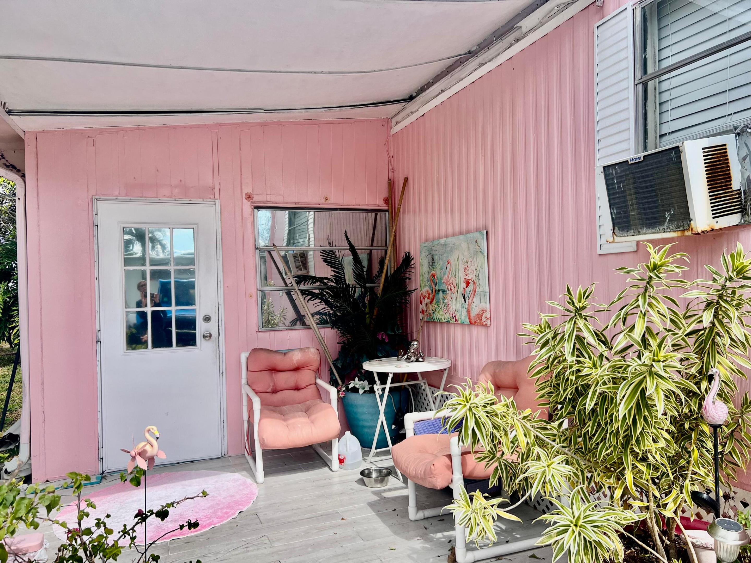 COUNTRY KNOLLS - Residential