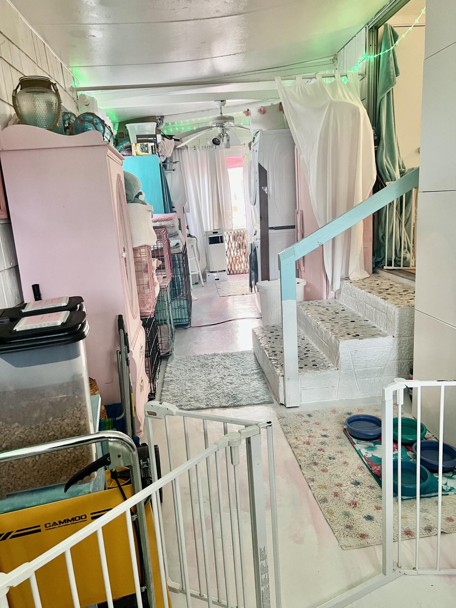 COUNTRY KNOLLS - Residential