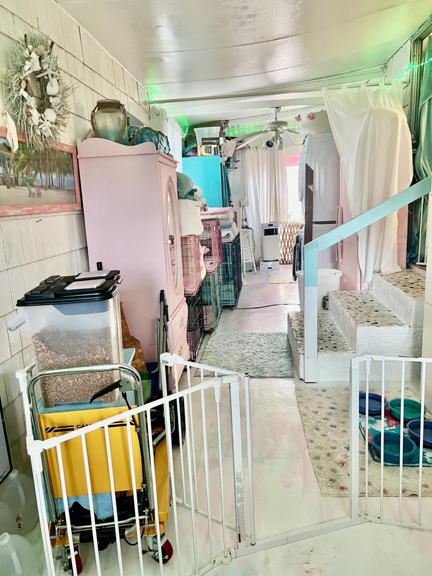 COUNTRY KNOLLS - Residential