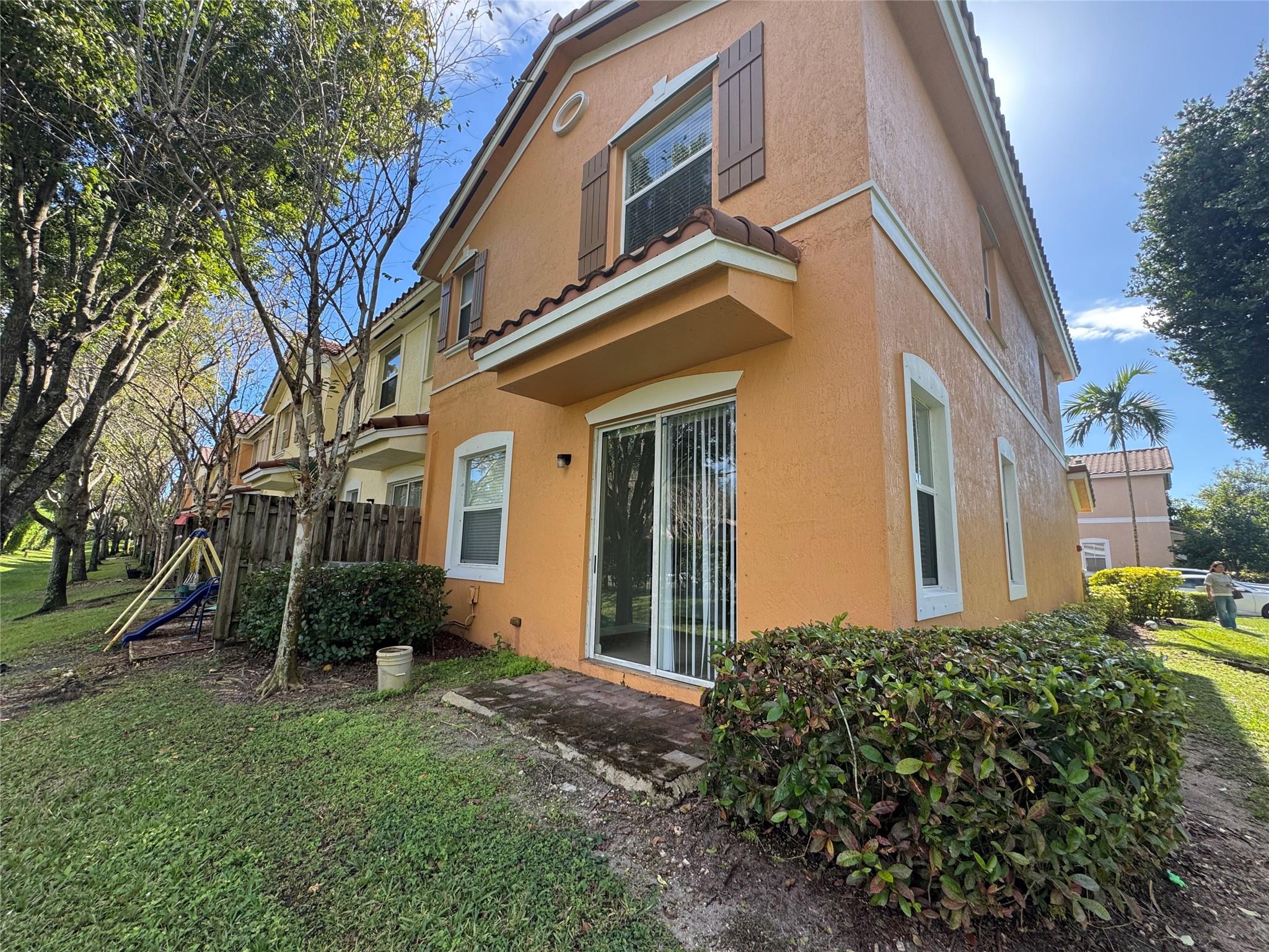 EMERALD CREEK - Residential Lease