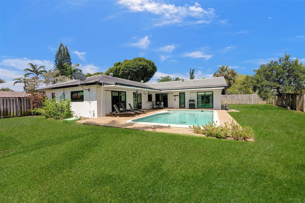 Photo of 1549 SW 8th Street, Boca Raton, FL 33486 (MLS # F10442722)