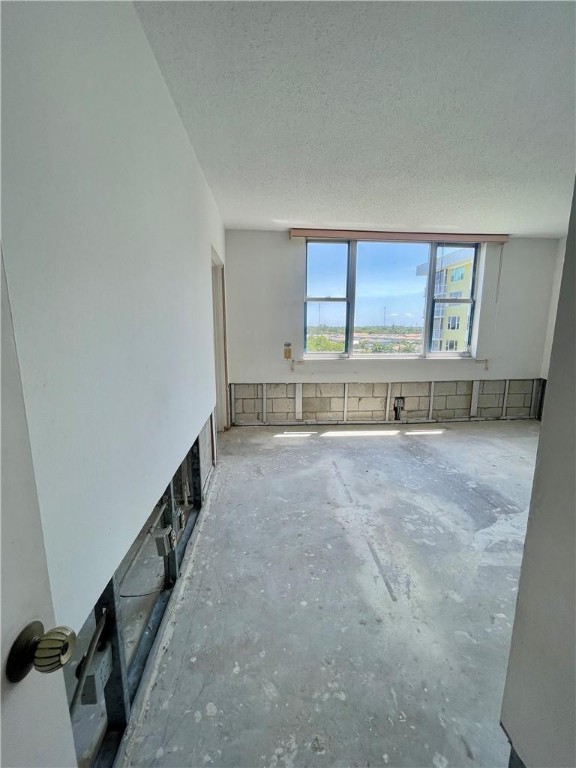HILLCREST NO 21 CONDO - Residential
