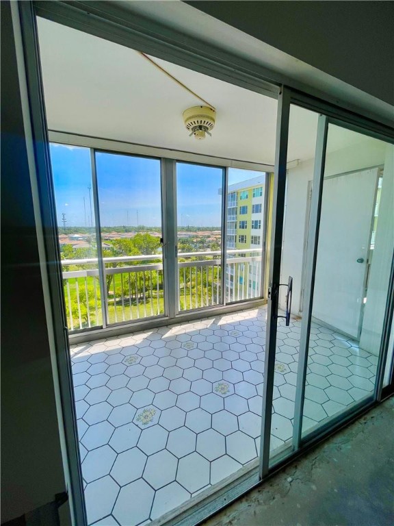 HILLCREST NO 21 CONDO - Residential