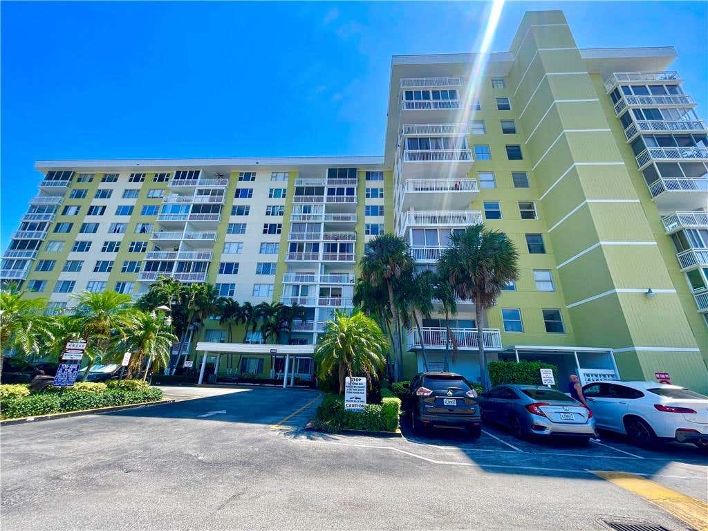 Photo of 4400 Hillcrest Dr #805A, Hollywood, FL 33021 (MLS # F10382423)