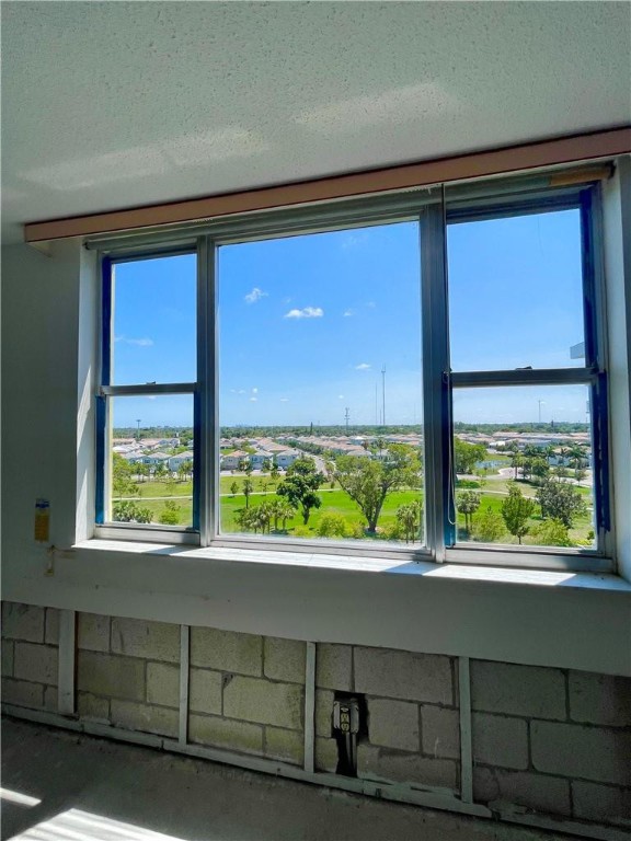HILLCREST NO 21 CONDO - Residential