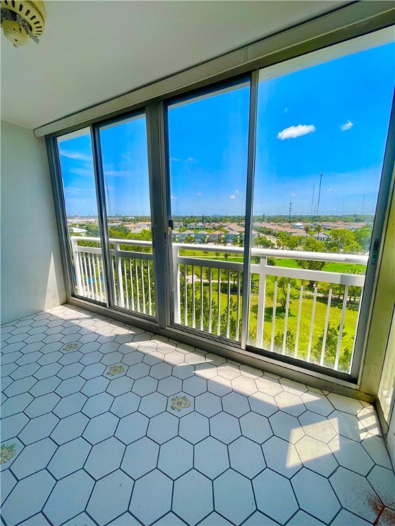 HILLCREST NO 21 CONDO - Residential