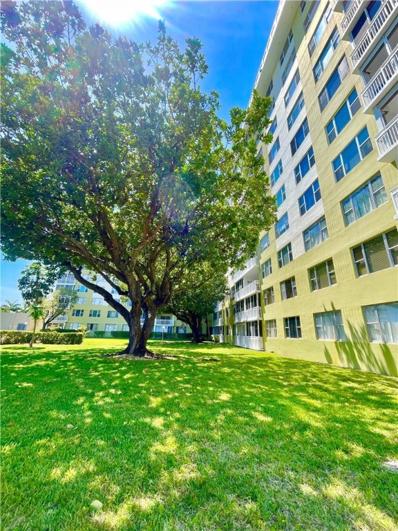 HILLCREST NO 21 CONDO - Residential