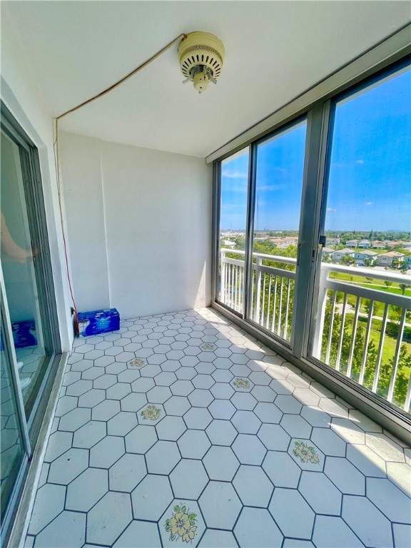 HILLCREST NO 21 CONDO - Residential