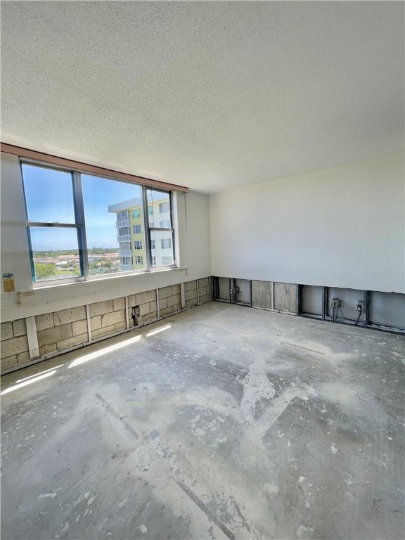 HILLCREST NO 21 CONDO - Residential