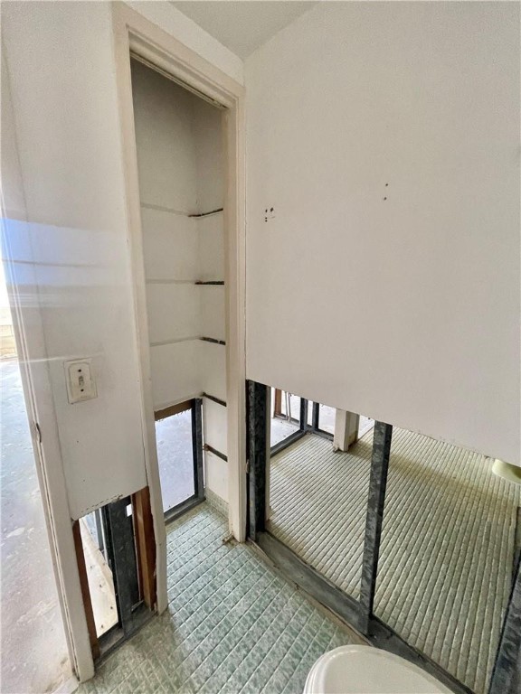HILLCREST NO 21 CONDO - Residential