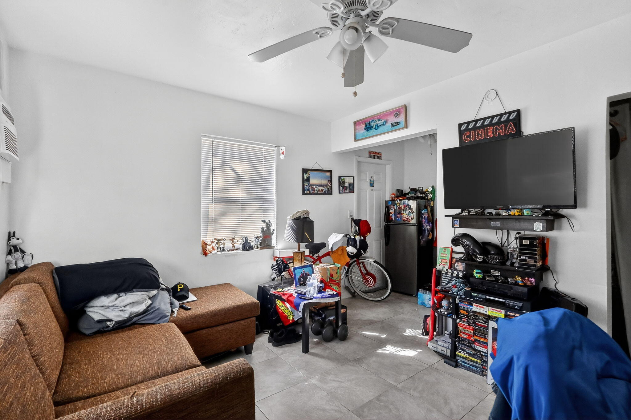 HOLLYWOOD LITTLE RANCHES - Land