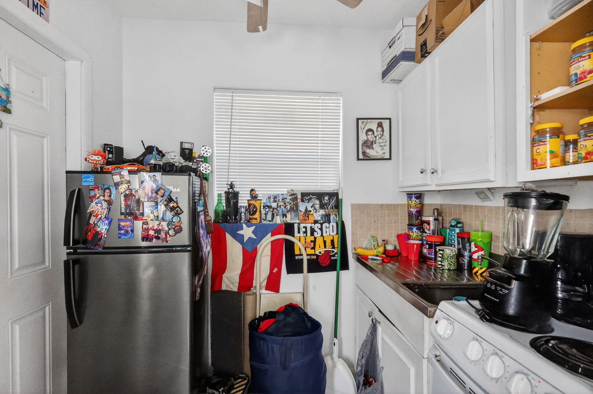 HOLLYWOOD LITTLE RANCHES - Land