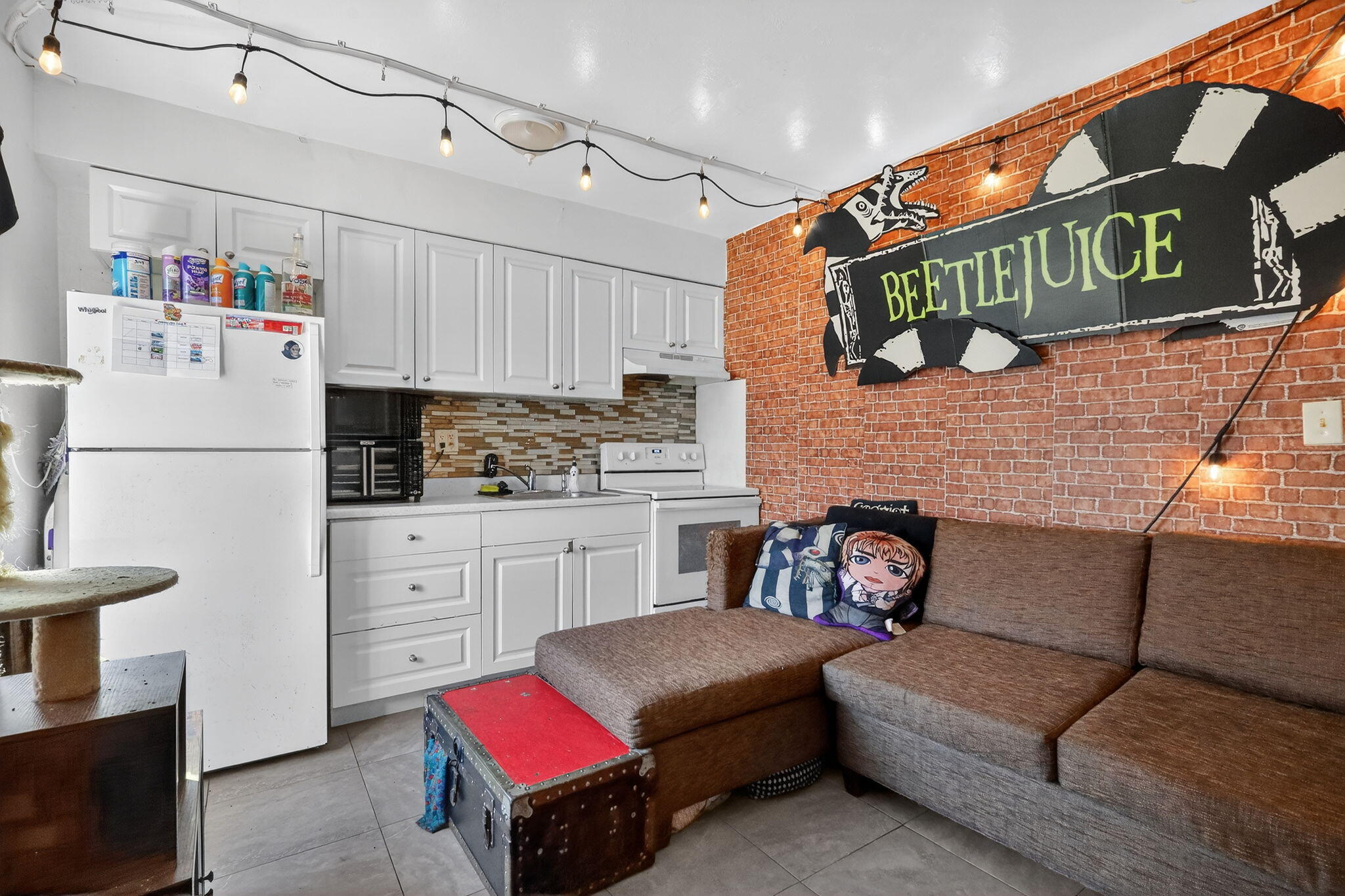 HOLLYWOOD LITTLE RANCHES - Land