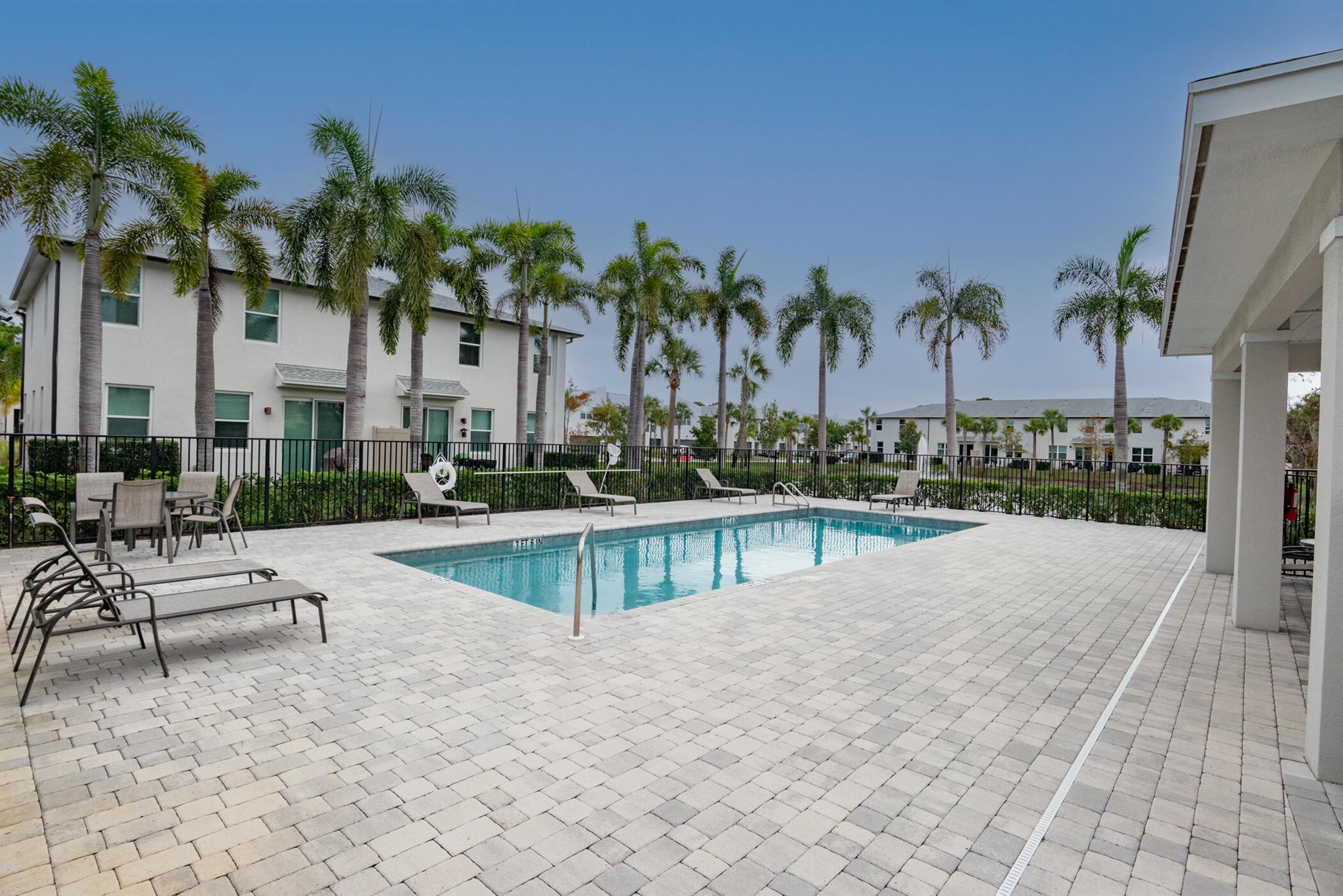 TRILLIUM - Residential