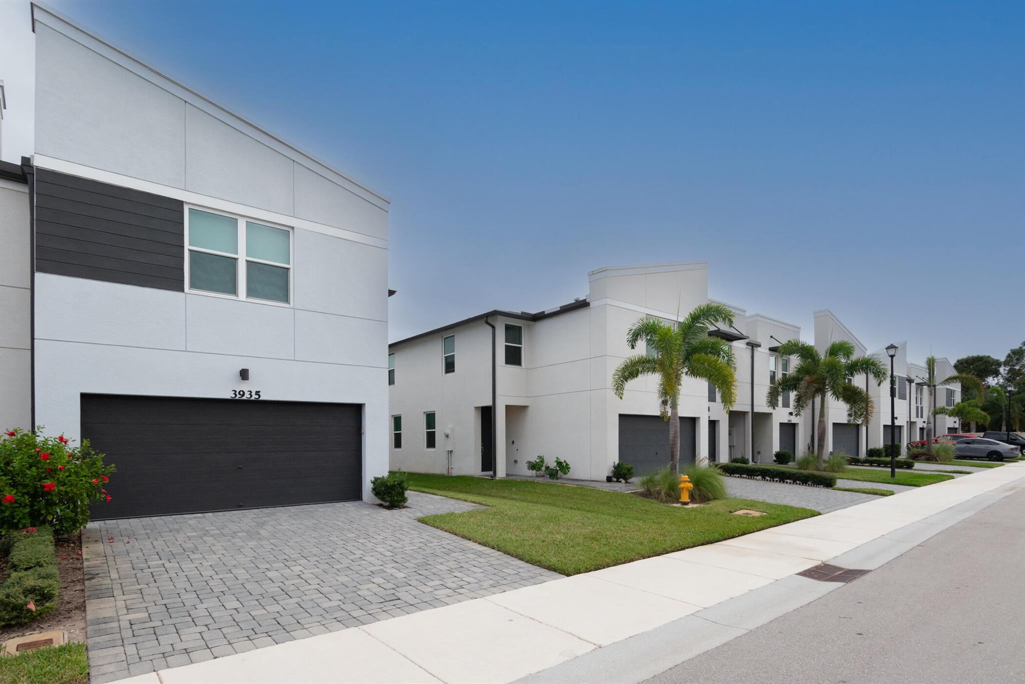 TRILLIUM - Residential