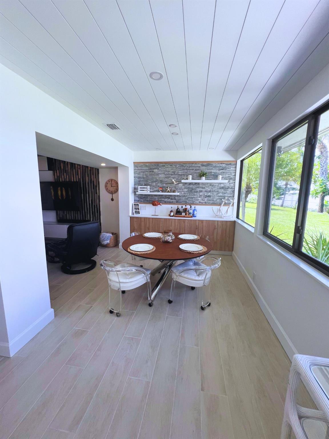 LAKE CLARKE ISLE IN - Residential Lease