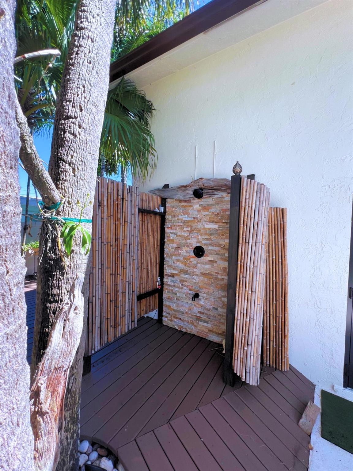 LAKE CLARKE ISLE IN - Residential Lease