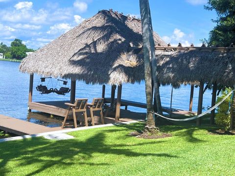 7315 Pine Tree Lane Lake Clarke Shores FL 33406