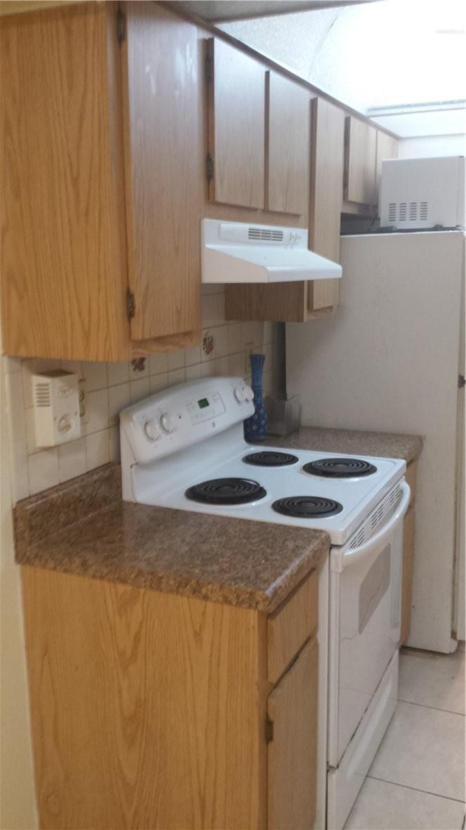 8450 Lagos De Campo Boulevard 201