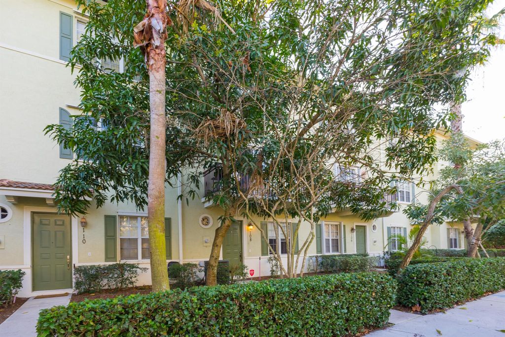 Photo of 108 E Indian Crossing Circle, Jupiter, FL 33458 (MLS # R11065914)