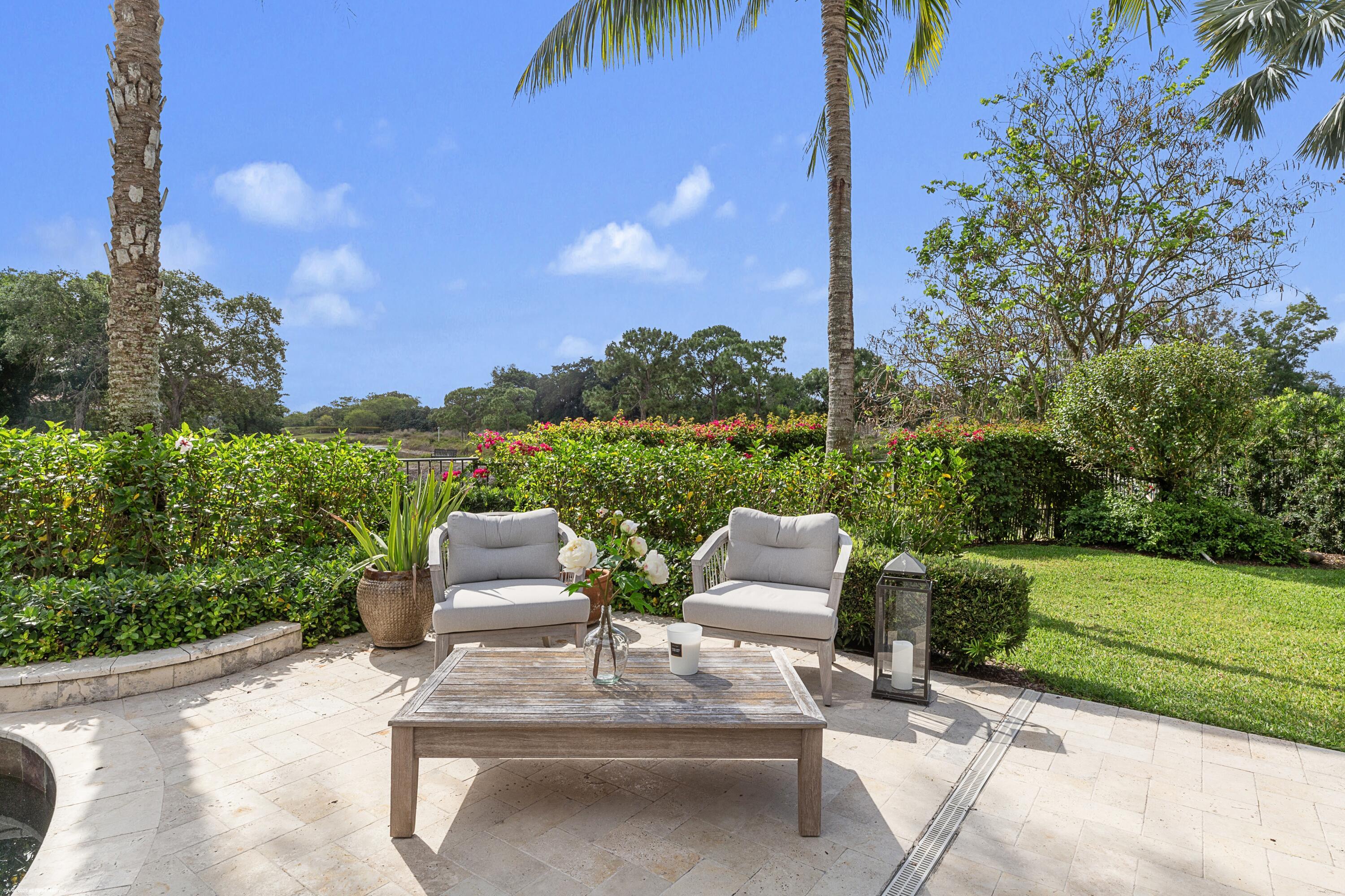 SHADY OAKS OF PALM BEACH POLO & COUNTRY - Residential