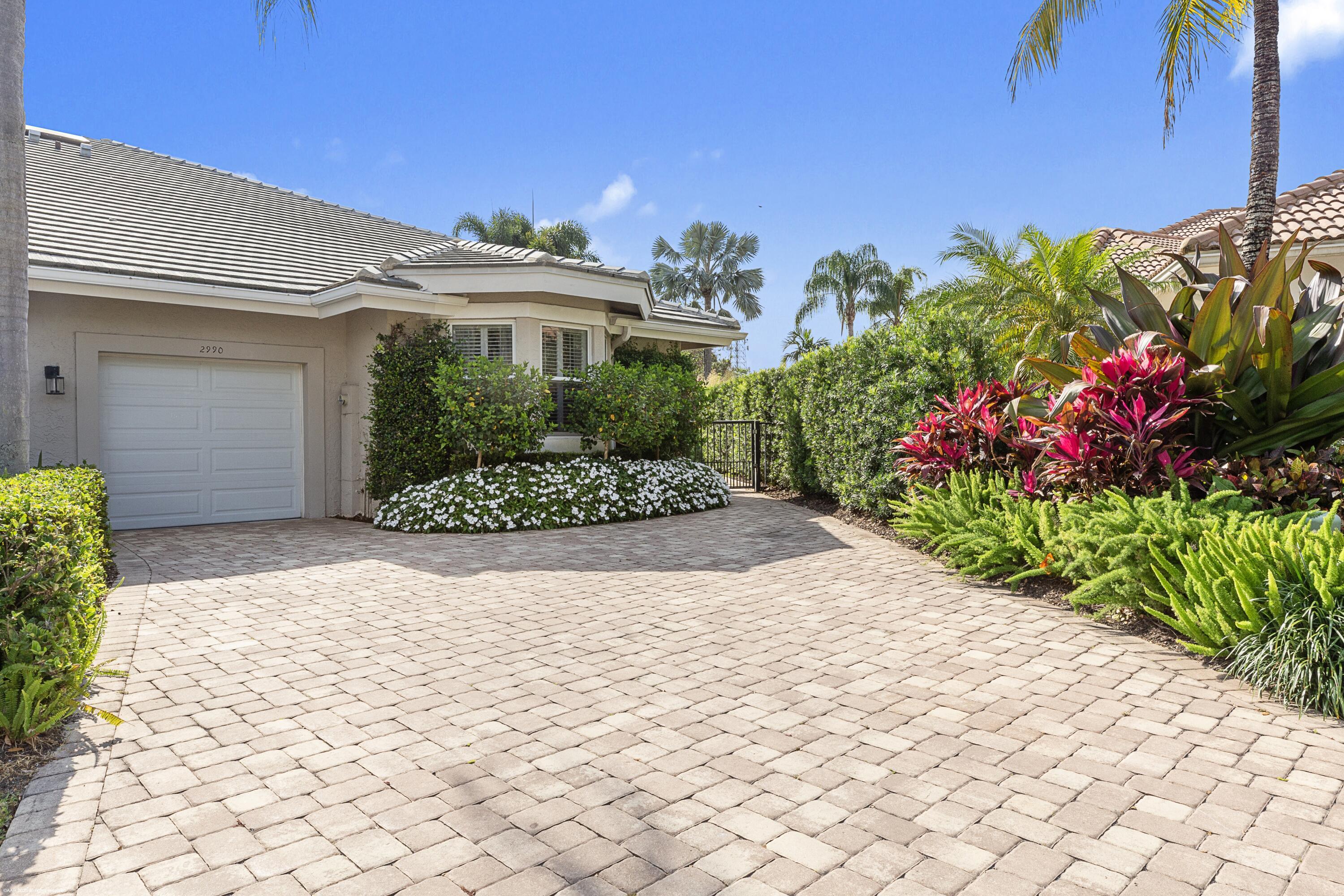 SHADY OAKS OF PALM BEACH POLO & COUNTRY - Residential